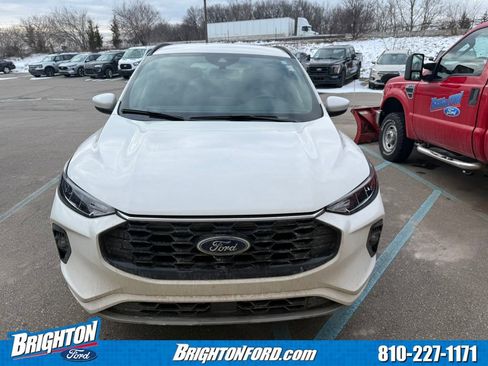 Used 2023 Ford Escape ST-Line Select image 2