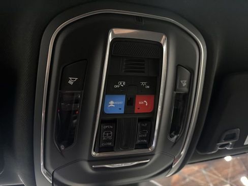 New 2025 Jeep Grand Cherokee L Laredo image 19