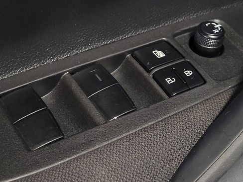 Used 2025 Toyota Corolla LE FWD image 27