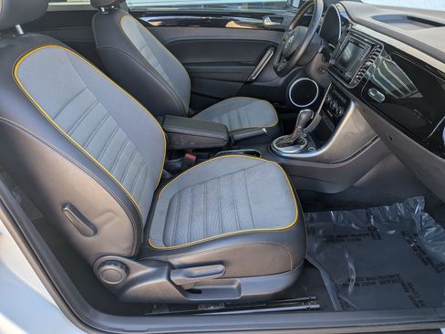 Used 2018 Volkswagen Beetle 2.0T Dune image 25