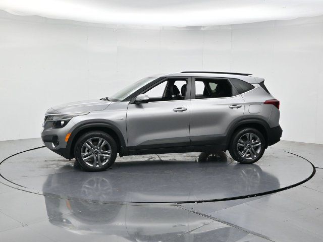 Used 2021 Kia Seltos S AWD/4WD image 6