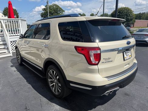 Used 2018 Ford Explorer Platinum AWD/4WD image 5