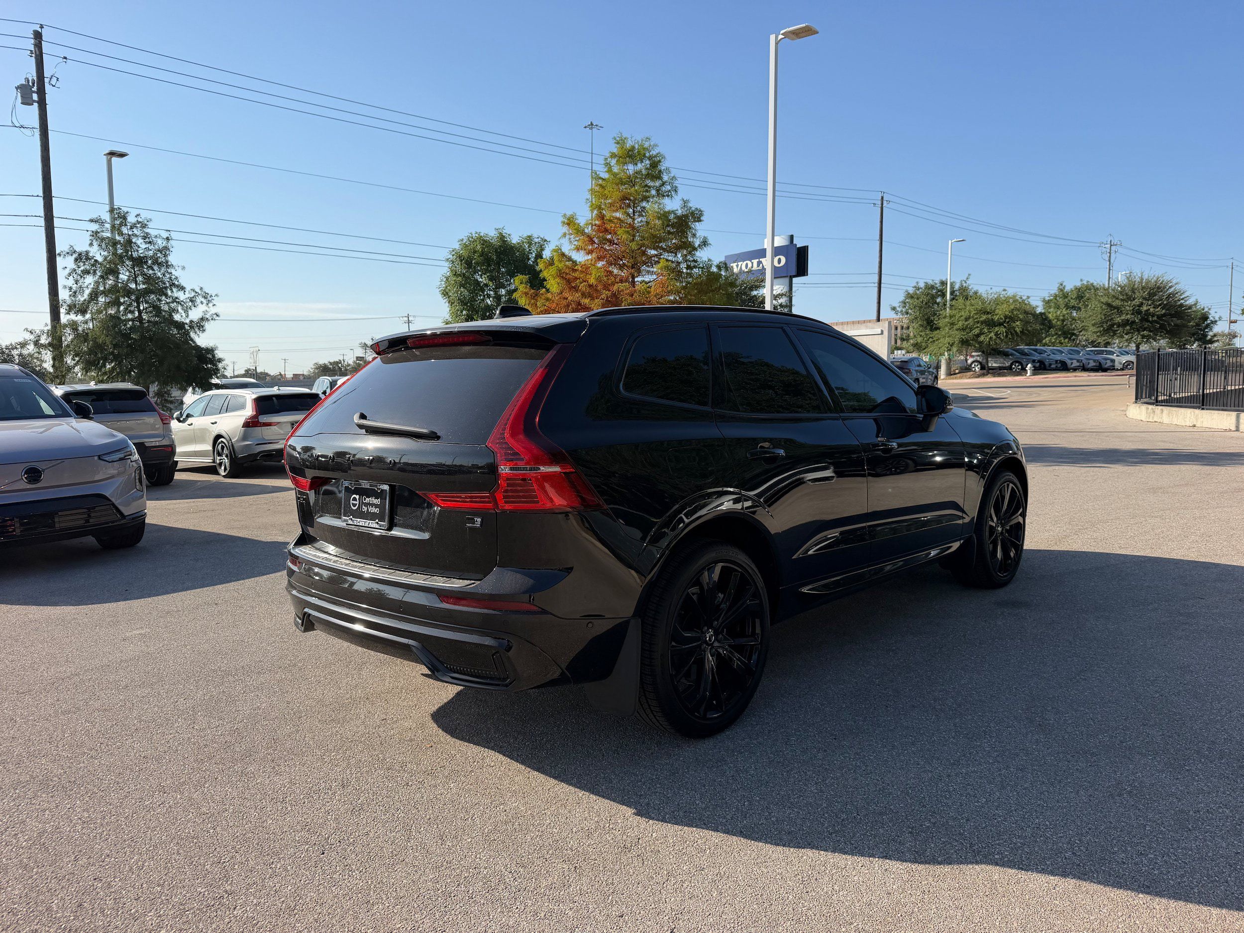 Used 2024 Volvo XC60 T8 Ultimate w/ Protection Package Premier AWD/4WD image 6