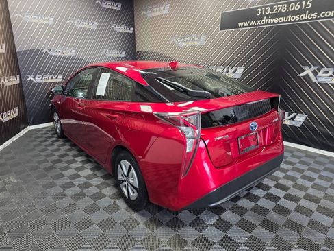 Used 2017 Toyota Prius Three FWD image 11