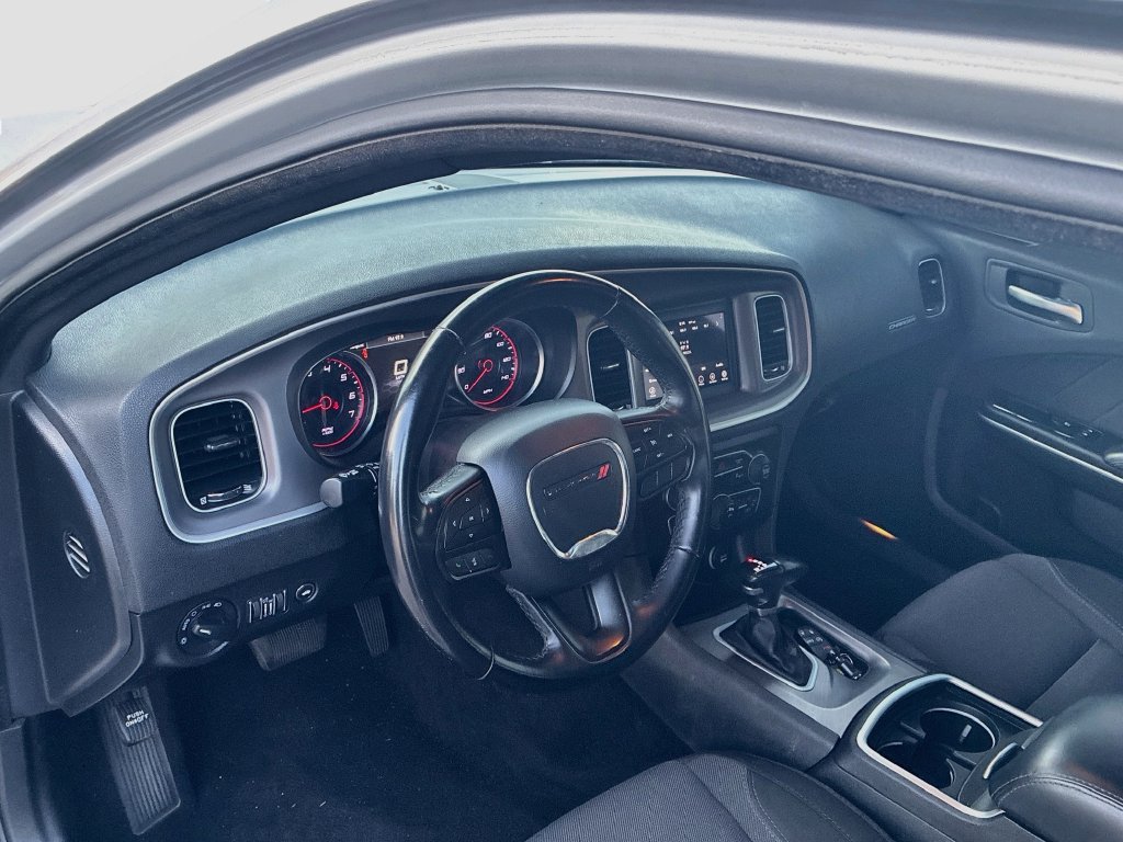 Used 2022 Dodge Charger SXT RWD image 9
