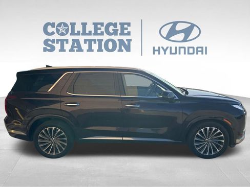 Used 2025 Hyundai Palisade Calligraphy image 5
