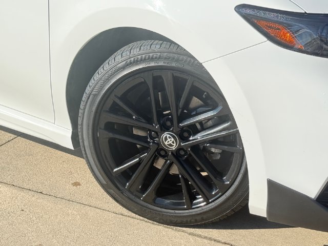 Used 2025 Toyota Camry SE FWD image 6