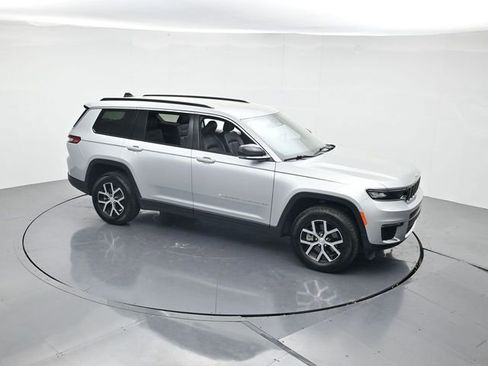 Used 2025 Jeep Grand Cherokee L Limited AWD/4WD image 42