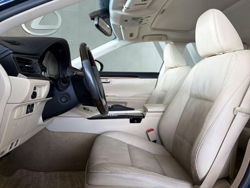 Used 2014 Lexus ES 350 w/ Luxury Package FWD image 7