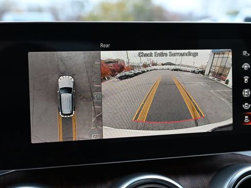 Used 2022 Mercedes-Benz GLC 300 4MATIC image 27