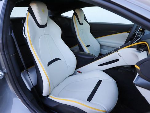 Certified 2024 Ferrari Roma image 11