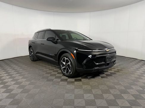 Used 2026 Chevrolet Equinox EV LT FWD image 4