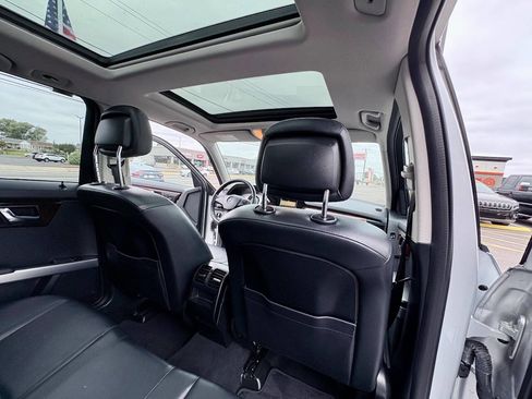 Used 2010 Mercedes-Benz GLK 350 4MATIC image 31