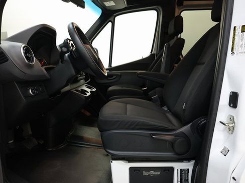 Used 2025 Mercedes-Benz Sprinter 2500 image 53