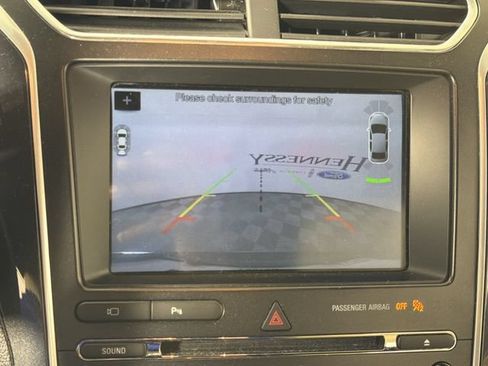 Used 2017 Ford Explorer Limited FWD image 3