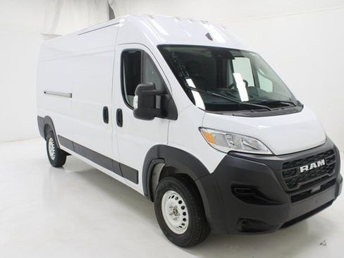 Used 2025 RAM ProMaster 2500 w/ Storage Group image 23