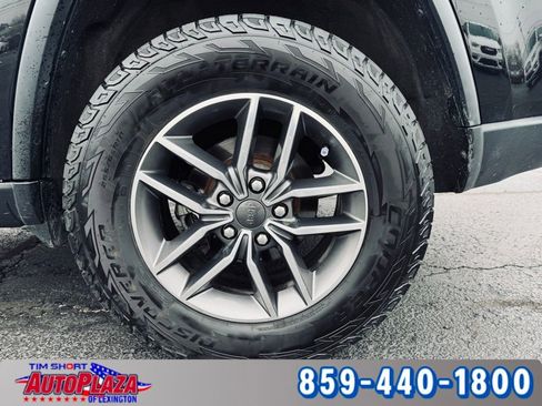 Used 2019 Jeep Grand Cherokee Limited image 19