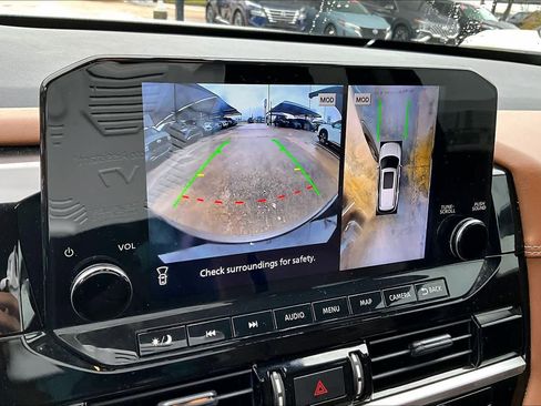 Used 2023 Nissan Pathfinder Platinum w/ Cargo Package image 23