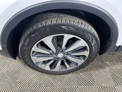 Used 2022 Buick Encore Preferred w/ Safety Package image 11