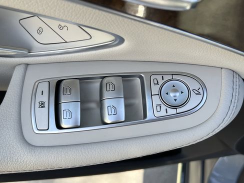 Certified 2018 Mercedes-Benz C 300 4MATIC Sedan image 15
