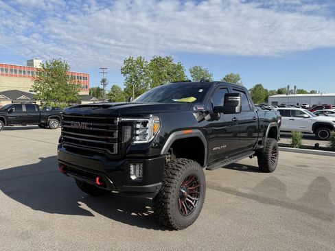 Used 2021 GMC Sierra 2500 AT4 w/ AT4 Premium Plus Package AWD/4WD image 7