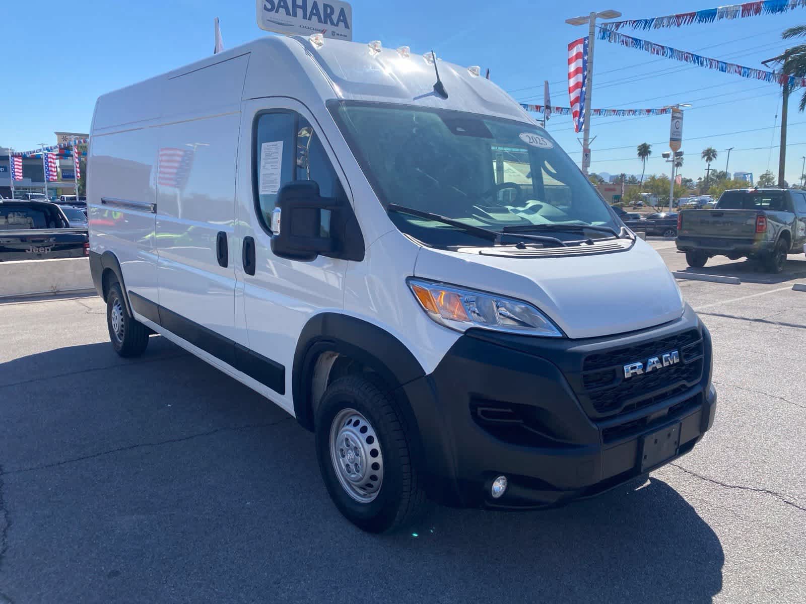 Used 2025 RAM ProMaster 2500 w/ Convenience Group FWD image 3