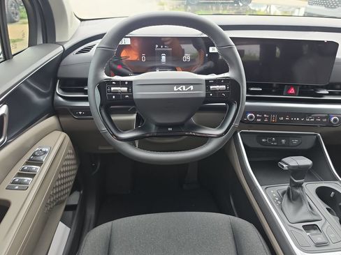 New 2027 Kia Carnival LX FWD image 14