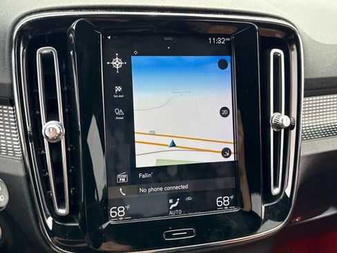 Used 2019 Volvo XC40 T5 R-Design AWD/4WD image 29