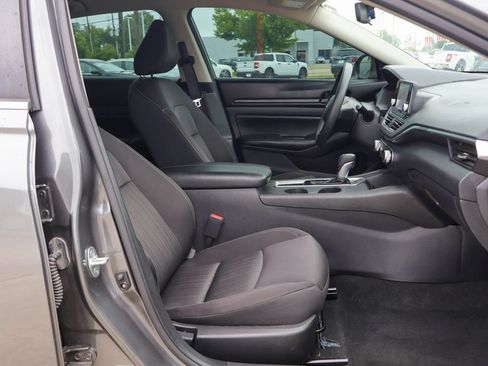 Used 2023 Nissan Altima 2.5 S FWD image 8