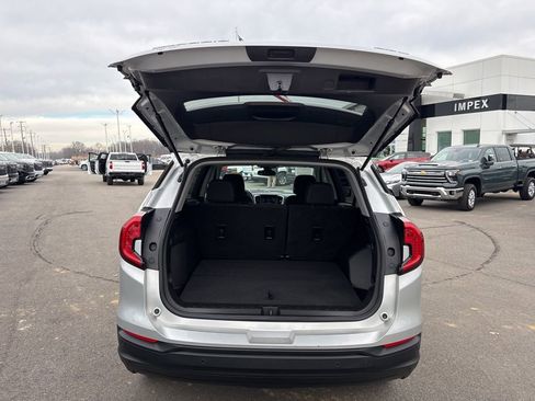 Used 2022 GMC Terrain SLE w/ Driver Convenience Package image 29