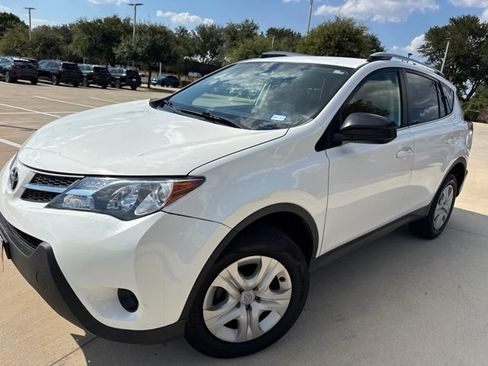 Used 2014 Toyota RAV4 LE FWD image 6