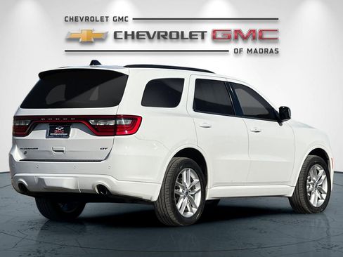 Used 2023 Dodge Durango GT image 3