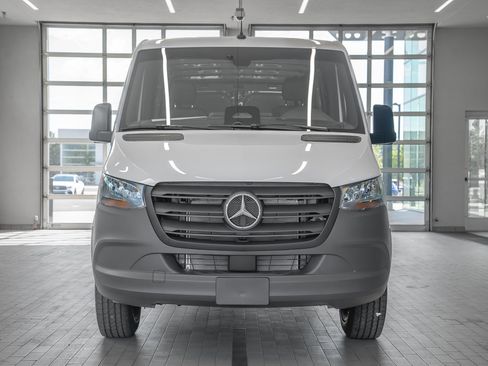 Used 2025 Mercedes-Benz Sprinter 2500 image 10