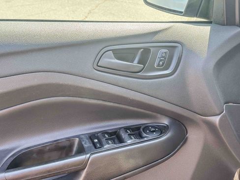 Used 2017 Ford Escape S FWD image 22