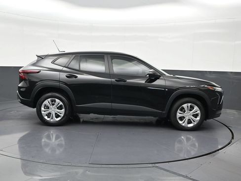 Used 2024 Chevrolet Trax LS FWD image 7