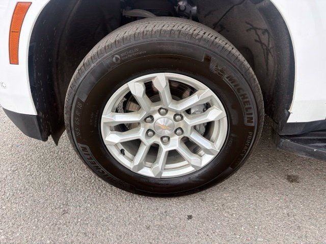 Used 2025 Chevrolet Tahoe LT AWD/4WD image 13