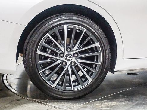 Used 2024 Lexus ES 300h w/ Premium Package image 7