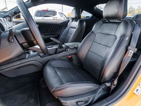 Used 2022 Ford Mustang GT Premium image 14