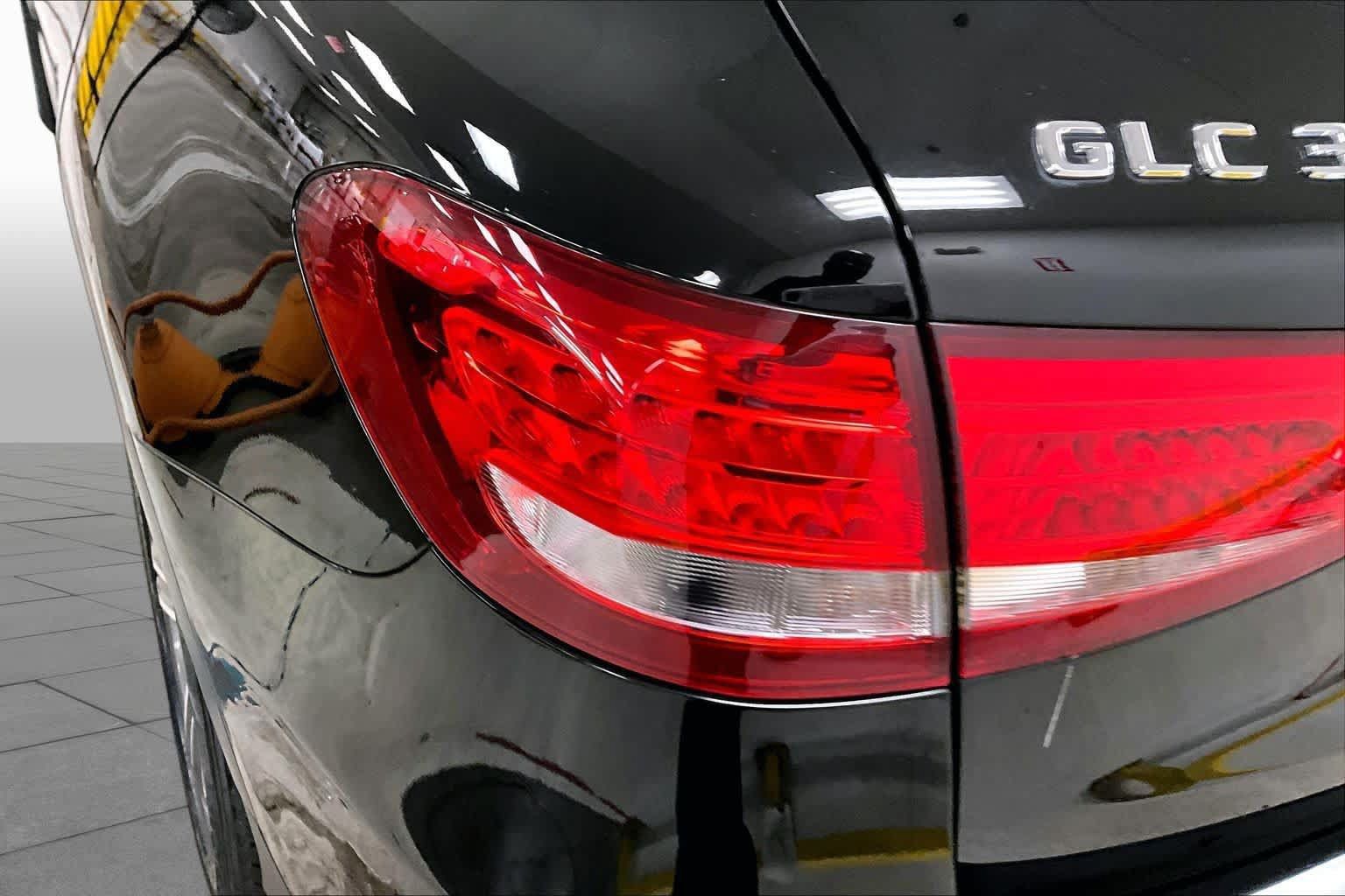 Used 2016 Mercedes-Benz GLC 300 4MATIC image 28