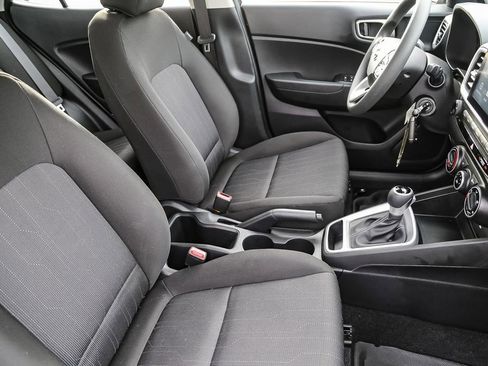 Used 2022 Hyundai Venue SE image 15