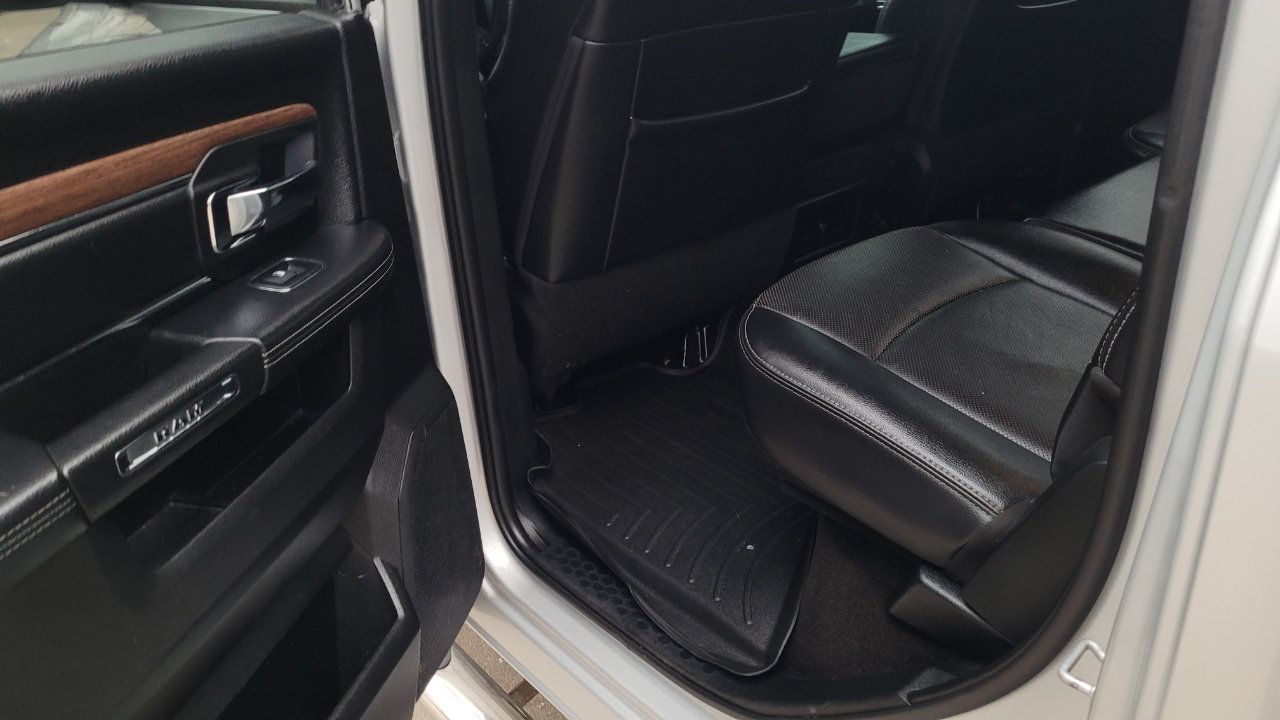 Used 2017 RAM 1500 Laramie AWD/4WD image 37