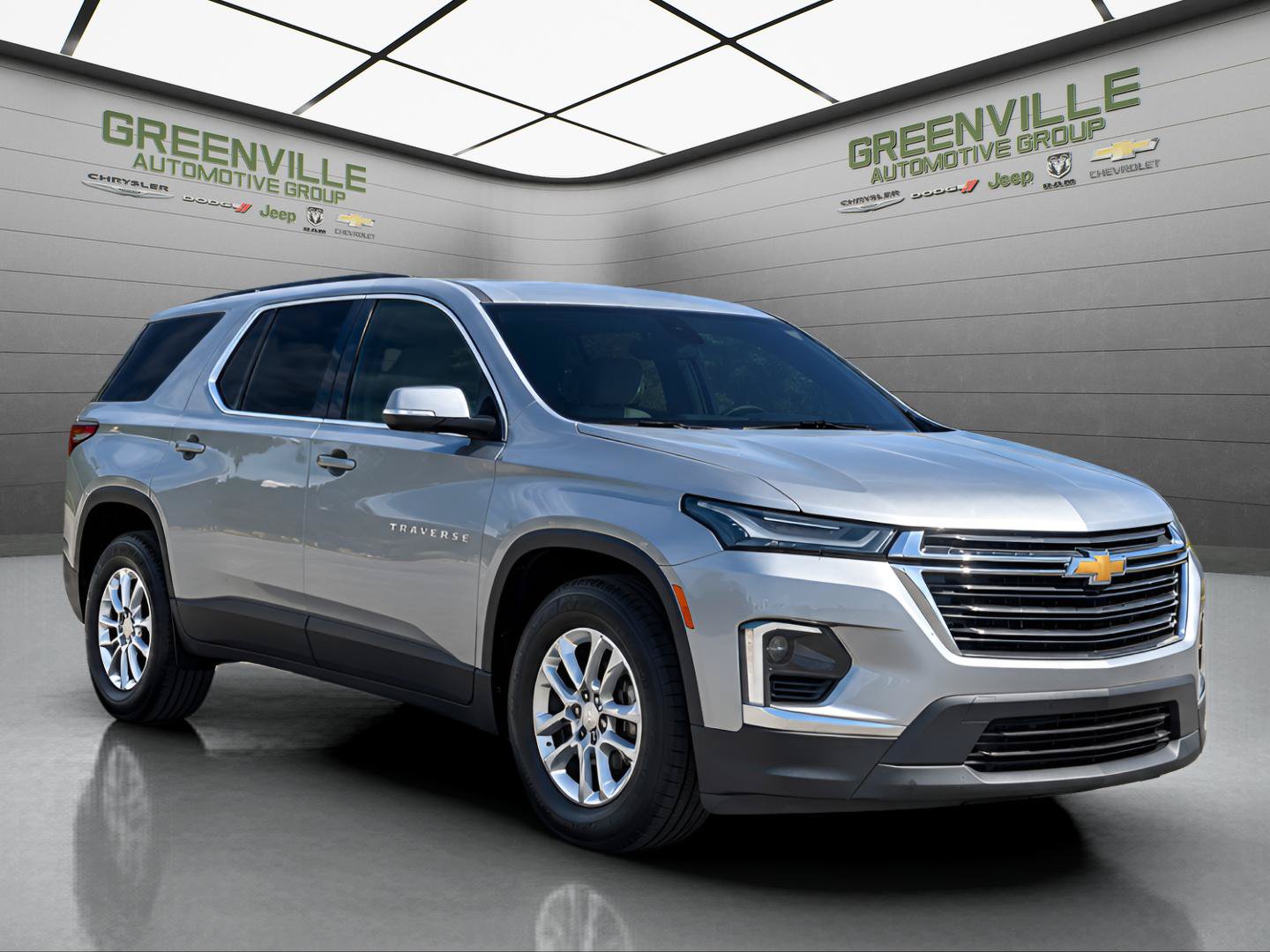 Used 2023 Chevrolet Traverse LS FWD image 3
