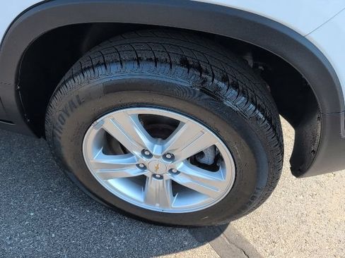 Used 2020 Chevrolet Trax LT w/ LT Convenience Package AWD/4WD image 14