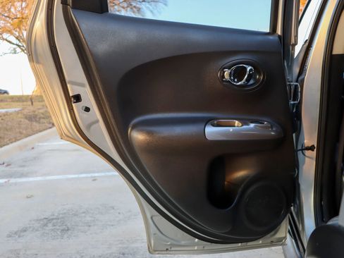 Used 2012 Nissan Juke SV image 11