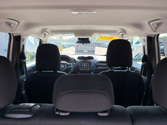 Used 2023 Jeep Renegade Latitude AWD/4WD image 28