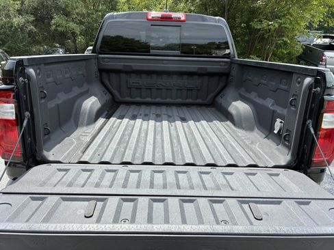 Used 2023 GMC Canyon Denali AWD/4WD image 9
