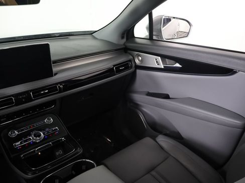 Used 2023 Lincoln Nautilus Reserve w/ Equipment Group 202A AWD/4WD image 37