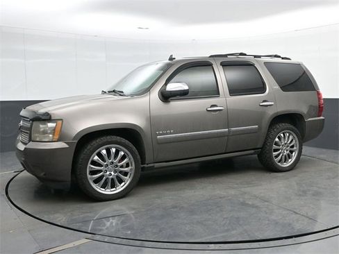 Used 2011 Chevrolet Tahoe LTZ image 4