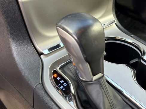 Used 2021 Jeep Grand Cherokee Laredo X image 25