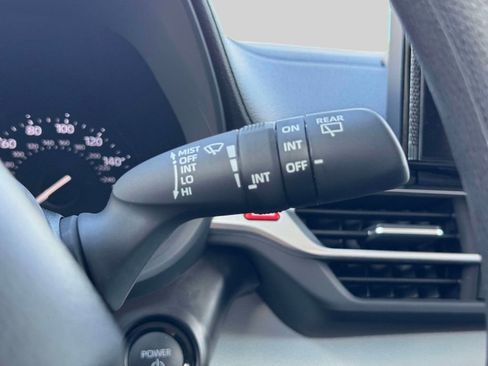 Used 2025 Toyota Sienna LE w/ LE Plus Package AWD/4WD image 19
